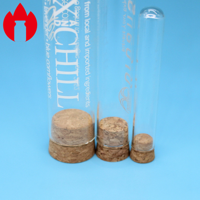 Tube à essai en verre avec le bouchon de liège pour l'équipement de laboratoire