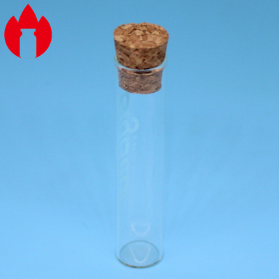 Tube à essai en verre avec le bouchon de liège pour l'équipement de laboratoire